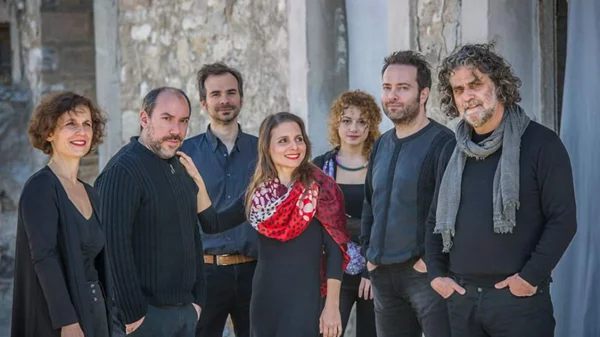 Νίκος Καββαδίας με κιθάρες στη Ρεματιά